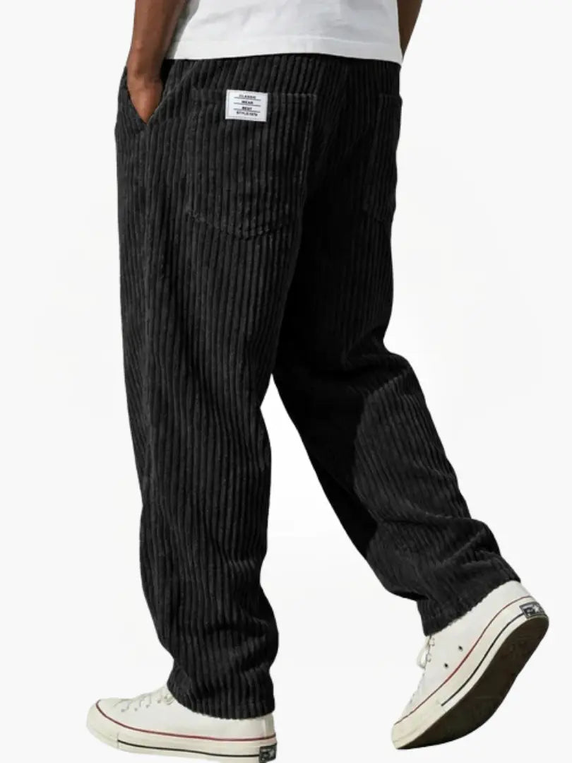 Men's ribbed corduroy trousers with straight legs and front pockets