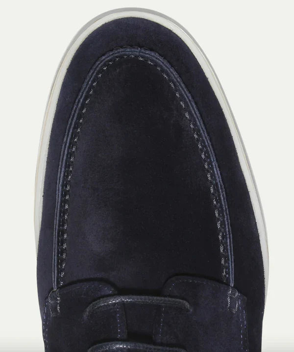 Men's lace-up loafers with moc toe stitching and contrasting sole