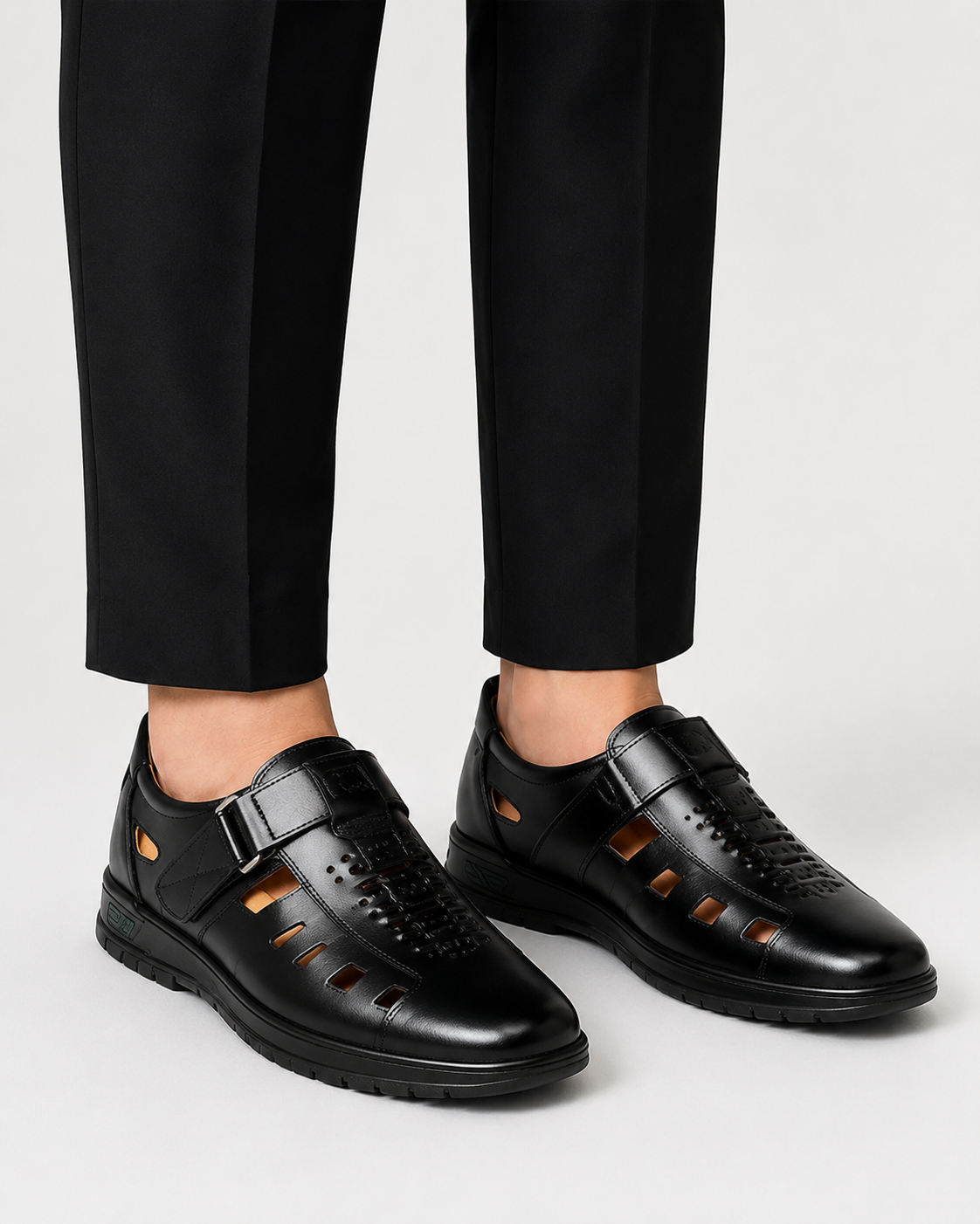Men's Closed-Toe Leather Sandals