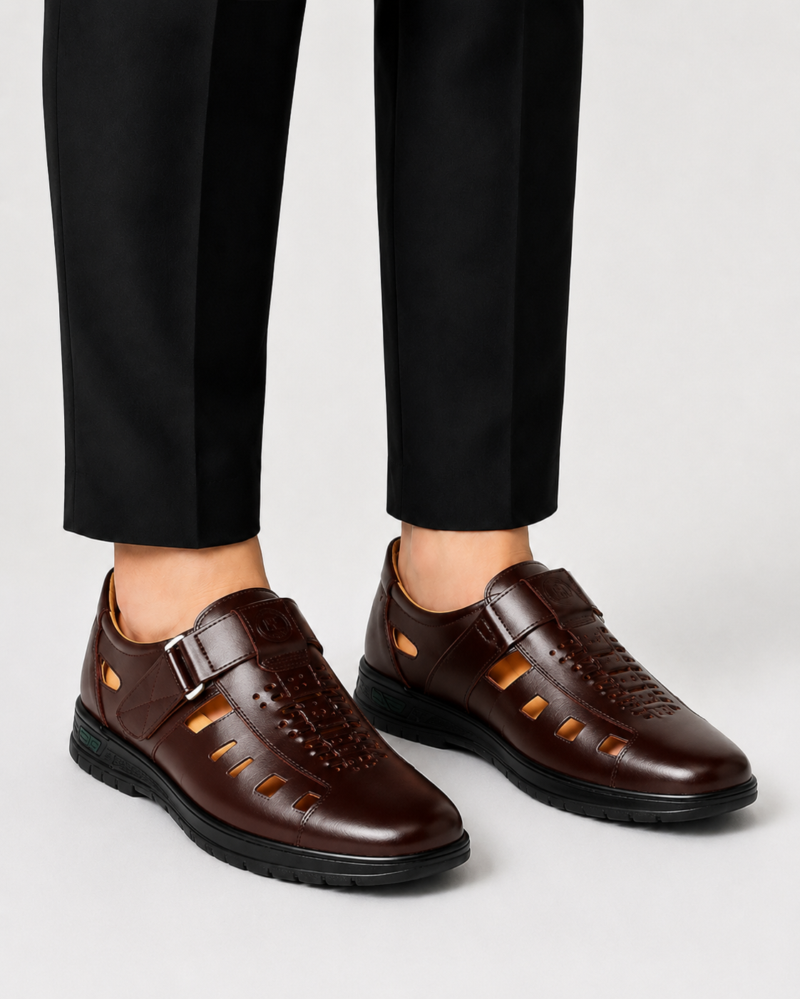 Men's Closed-Toe Leather Sandals