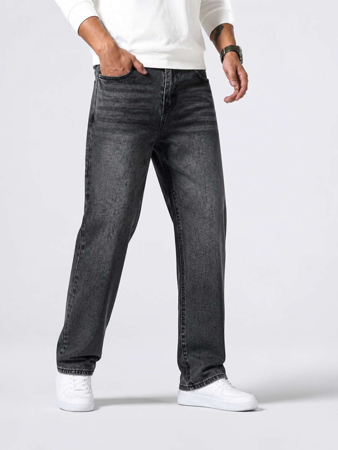 Men's Straight-Leg Jeans with Relaxed Fit