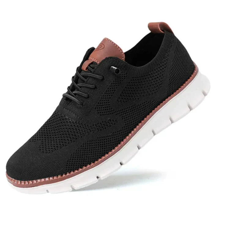 Men's low-top mesh sneakers with laces and segmented sole