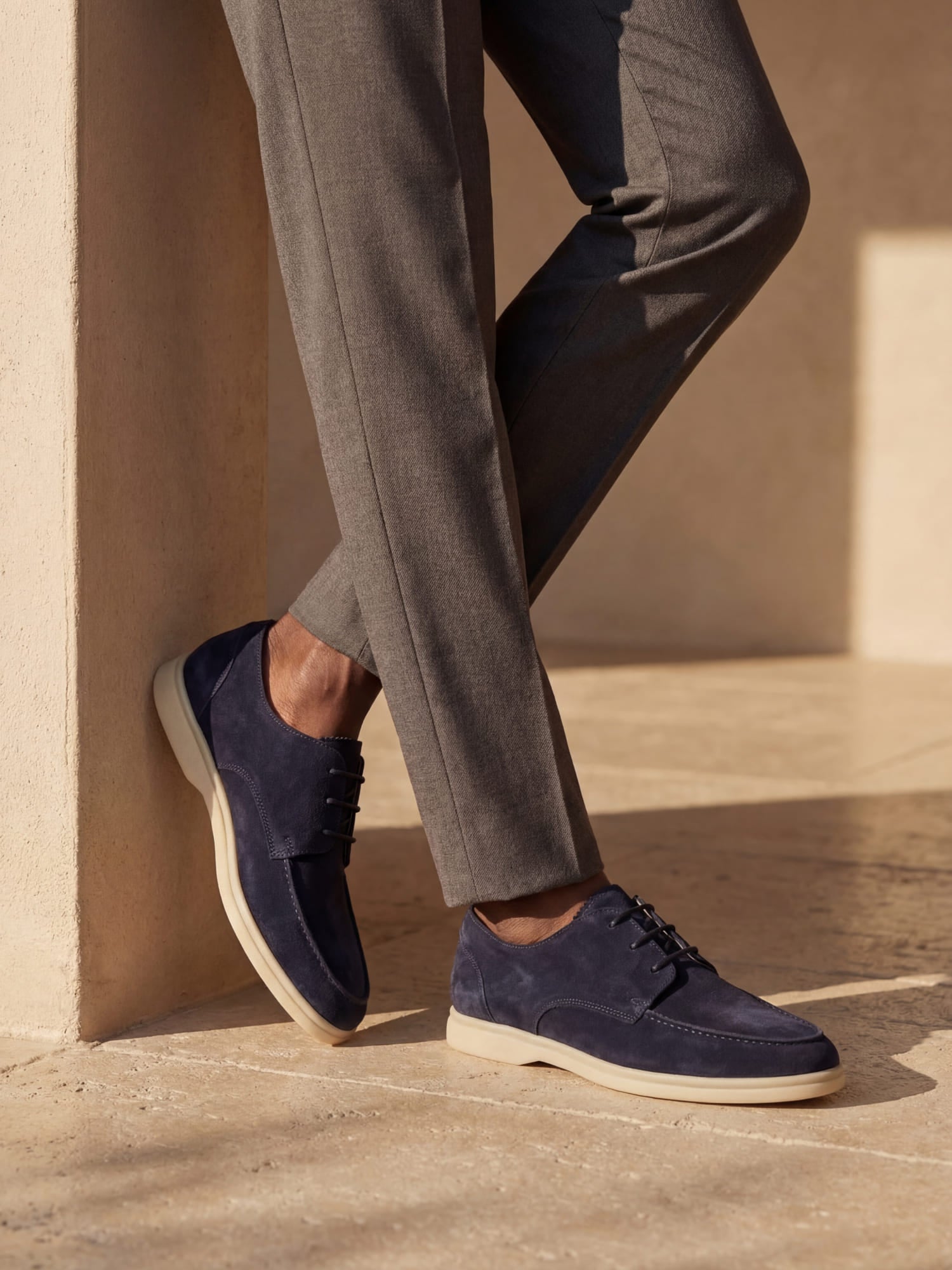Men's lace-up moc toe loafers with flat sole