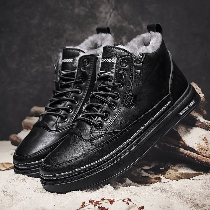 Men's lace-up ankle boots with faux-fur lining, side zip and flat soles