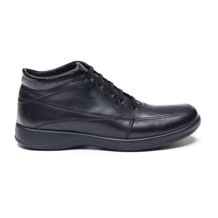 Black men's lace-up ankle boots with round toes and flat soles