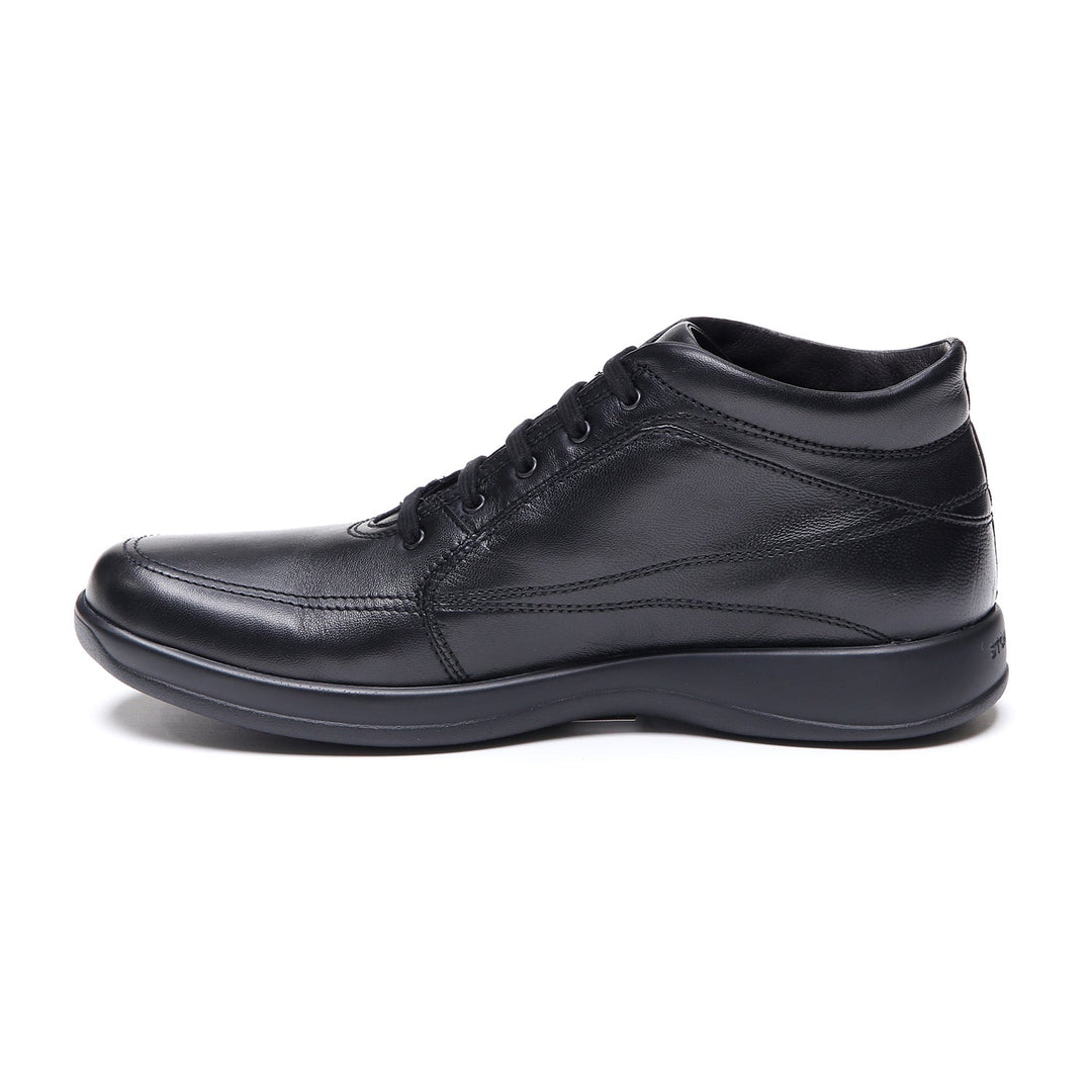 Black men's lace-up ankle boots with round toes and flat soles