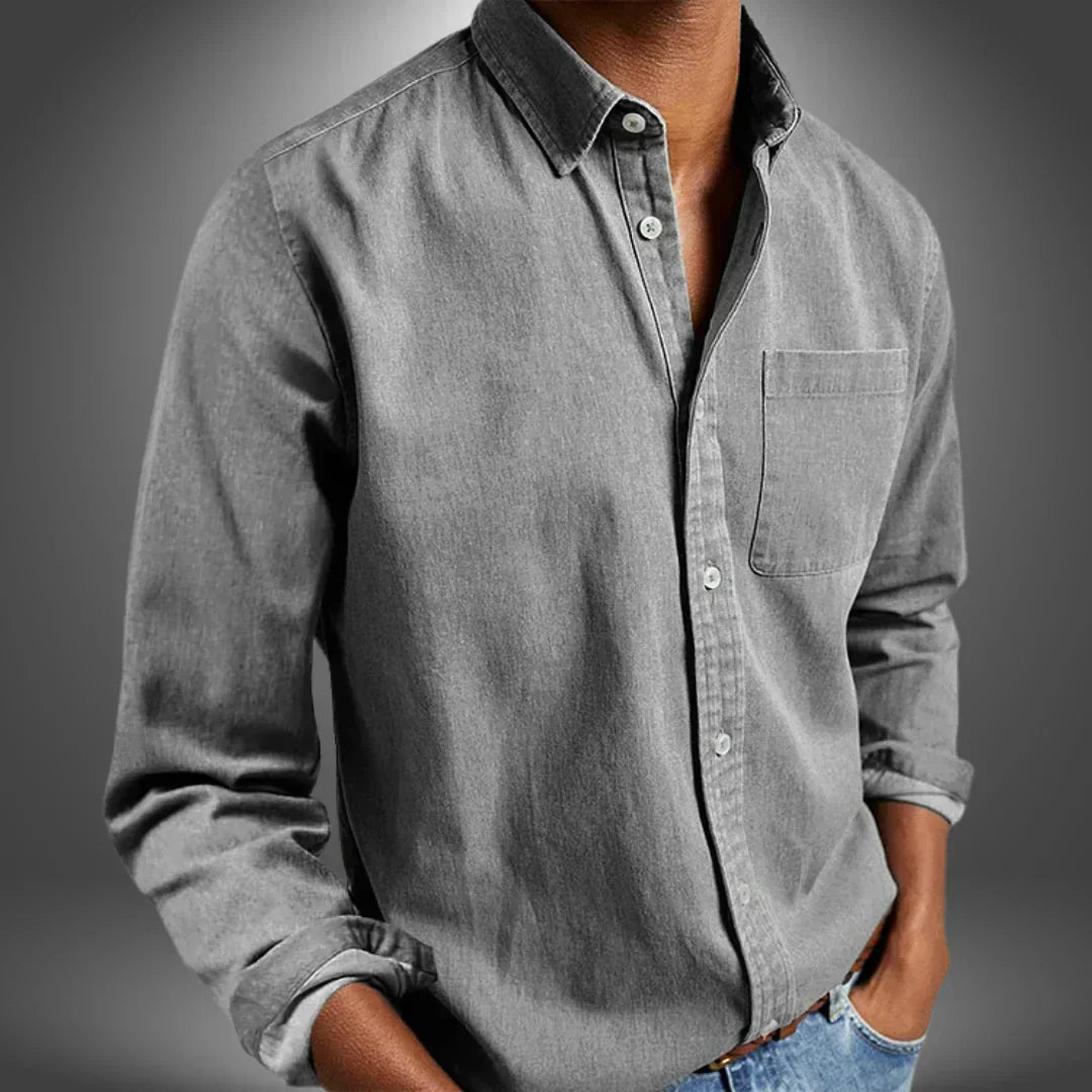 Men's long-sleeve button-down shirt with chest pocket
