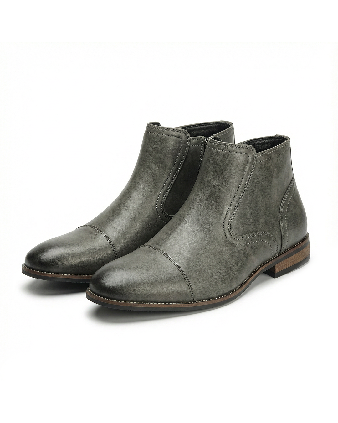 Men's ankle Chelsea boots with elastic side panels and cap toe
