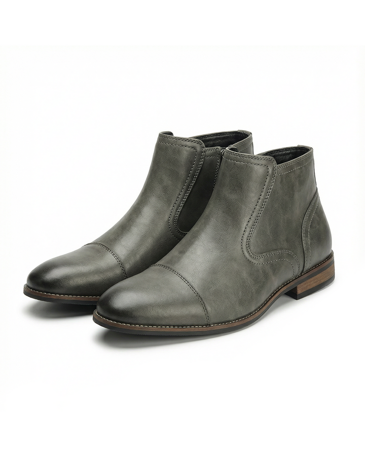 Men's ankle Chelsea boots with elastic side panels and cap toe