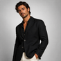 Men's lightweight blazer jacket with notched lapels, long sleeves and front pockets