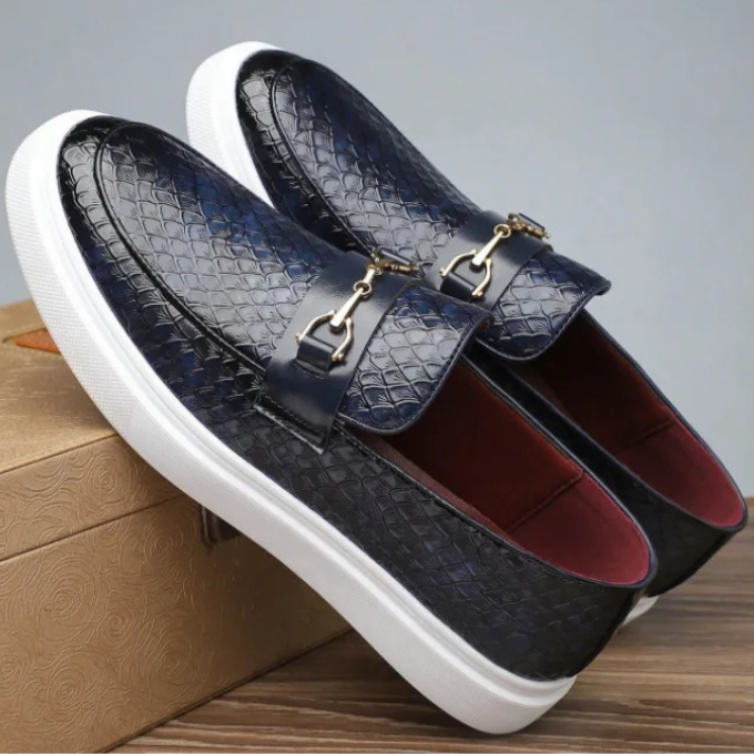 Classic slip-on loafers with round toes and low heels