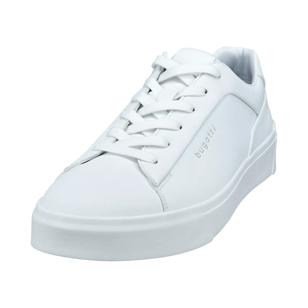White men's low-top lace-up trainers with a flat sole