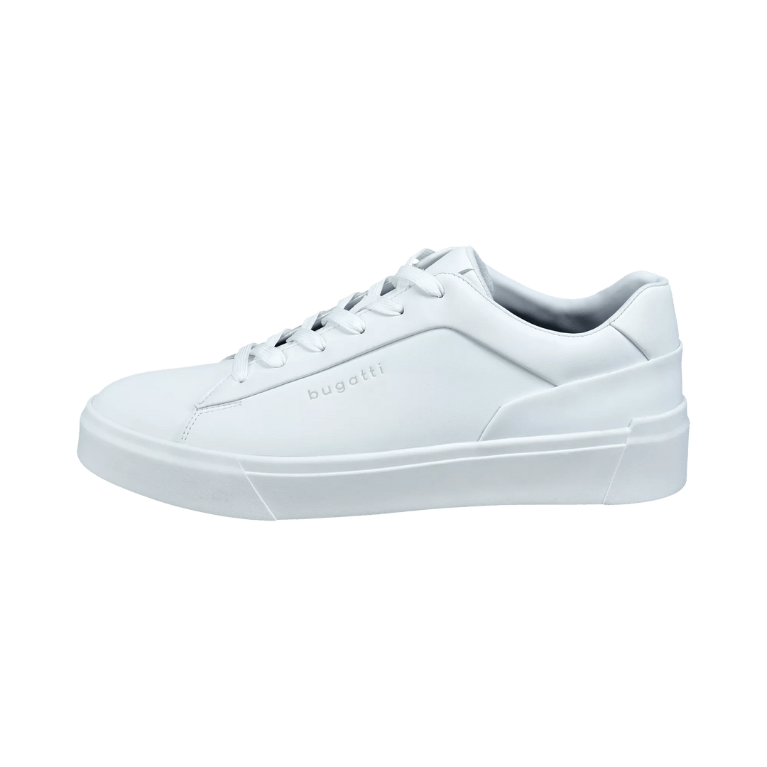 White men's low-top lace-up trainers with a flat sole