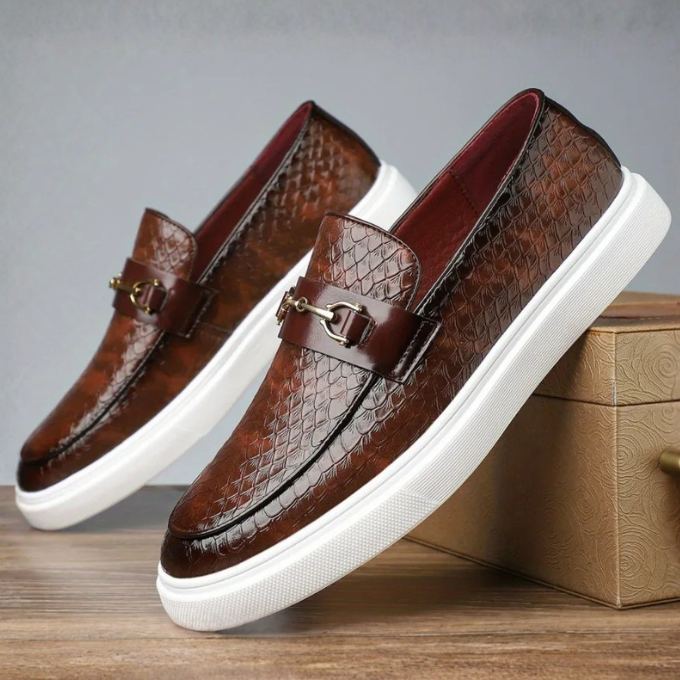 Classic slip-on loafers with round toes and low heels