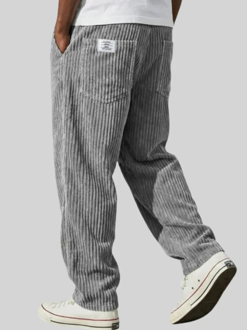 Men's ribbed corduroy trousers with straight legs and front pockets