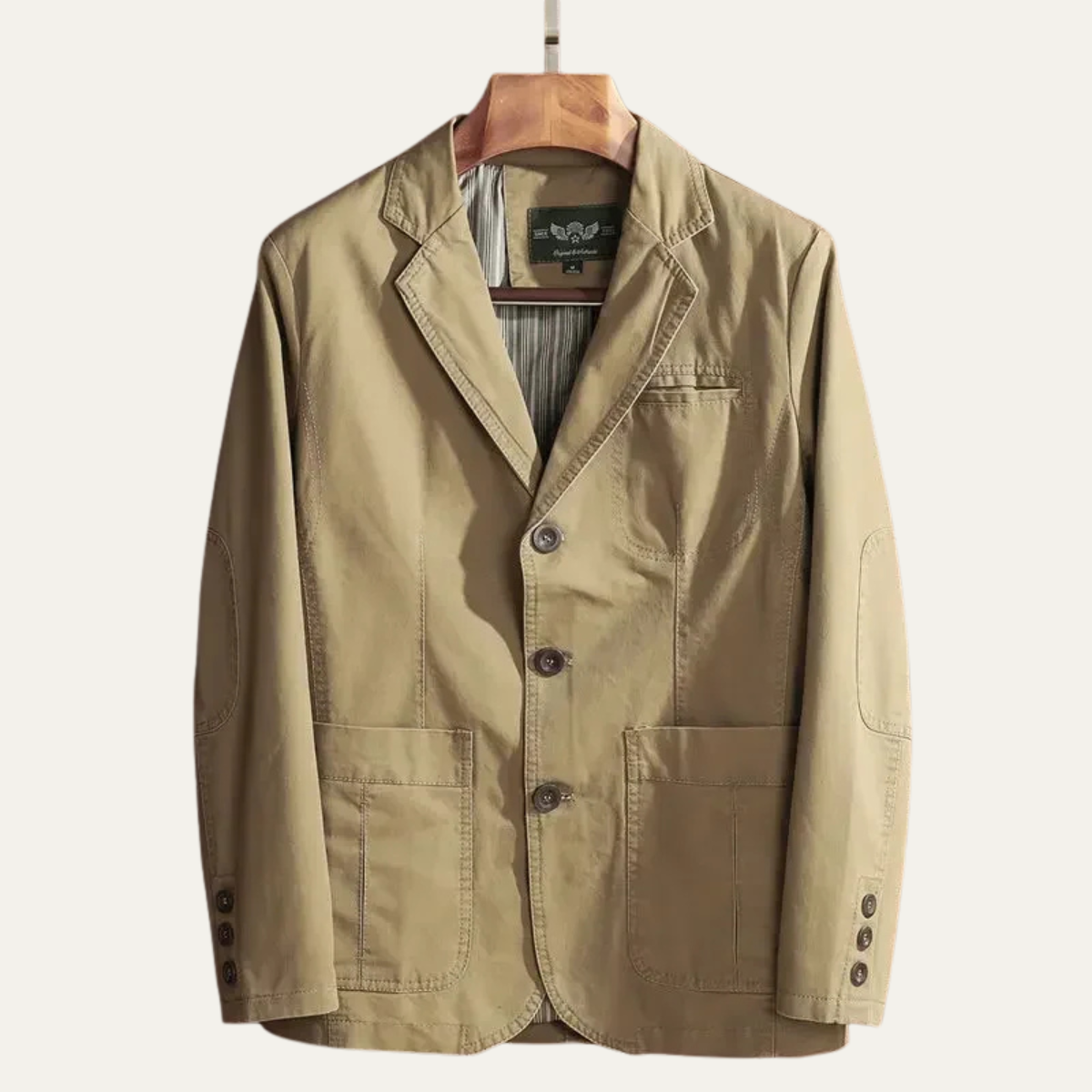 Men's lightweight blazer jacket with notched lapels, long sleeves and front pockets