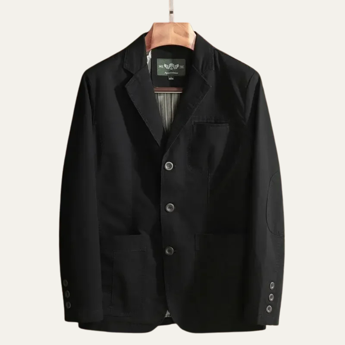 Men's lightweight blazer jacket with notched lapels, long sleeves and front pockets