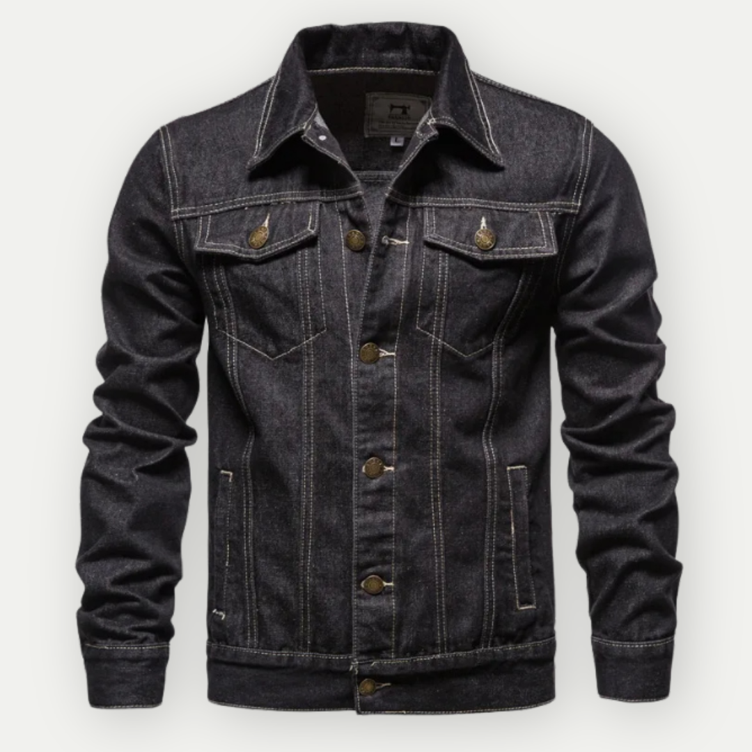 Men's long-sleeve denim trucker jacket with pointed collar, chest pockets and button front