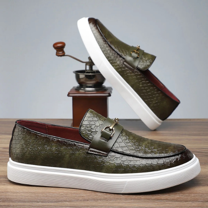 Classic slip-on loafers with round toes and low heels