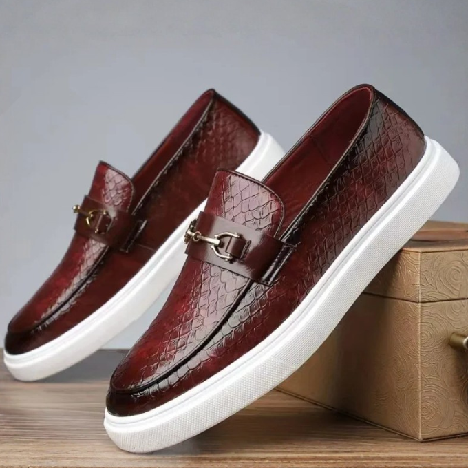 Classic slip-on loafers with round toes and low heels