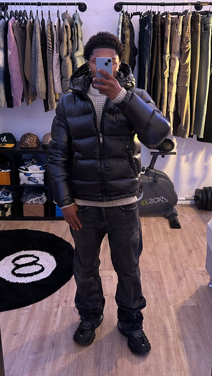 Men's hooded quilted puffer jacket with zip front and side pockets
