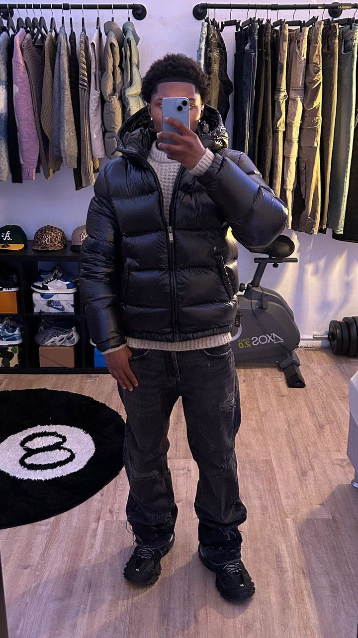 Men's hooded quilted puffer jacket with zip front and side pockets