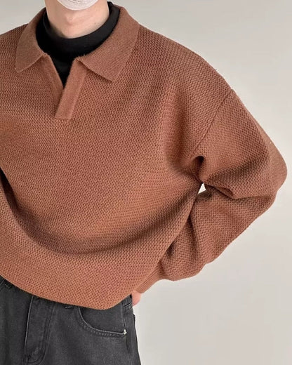 Men's textured knit polo jumper with collar, V-neckline and long sleeves