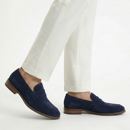 Men's classic loafers with penny strap and low heel
