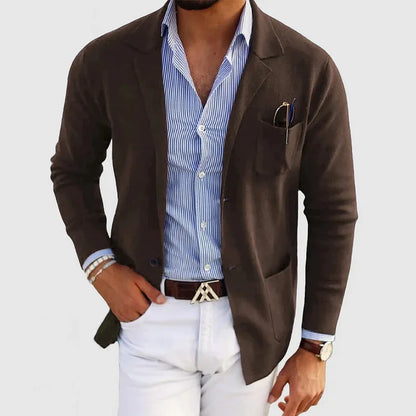 Men's long-sleeve knit blazer with notched lapels and front pockets