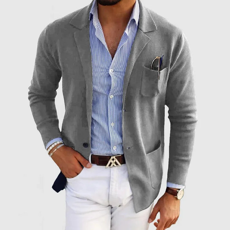Men's long-sleeve knit blazer with notched lapels and front pockets