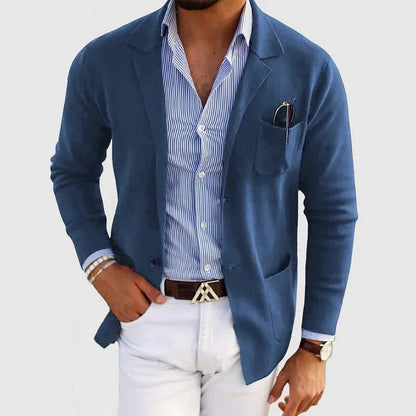Men's long-sleeve knit blazer with notched lapels and front pockets