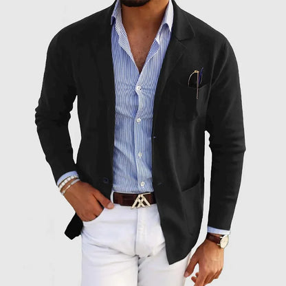 Men's long-sleeve knit blazer with notched lapels and front pockets