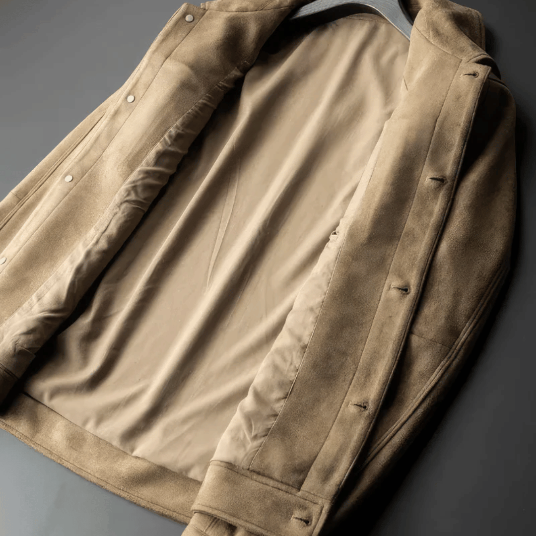 Men's long-sleeve utility jacket with shirt collar, button front and four flap pockets