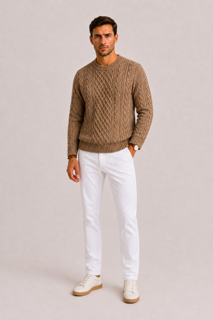 Men's cable knit crew neck sweater with long sleeves