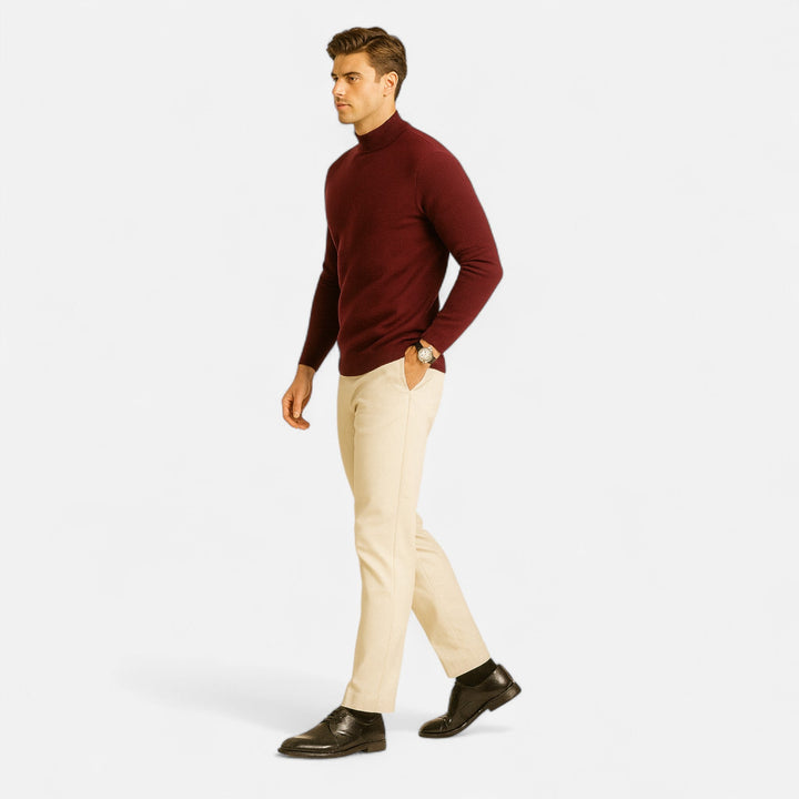Men's crew neck knit sweater with ribbed collar and hem