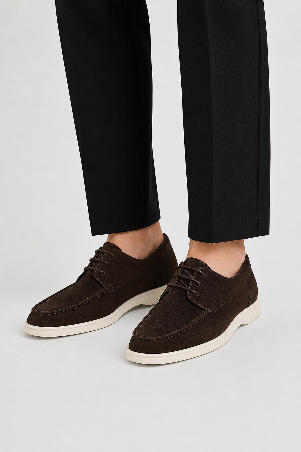 Men's lace-up loafers with moc toe and low heel