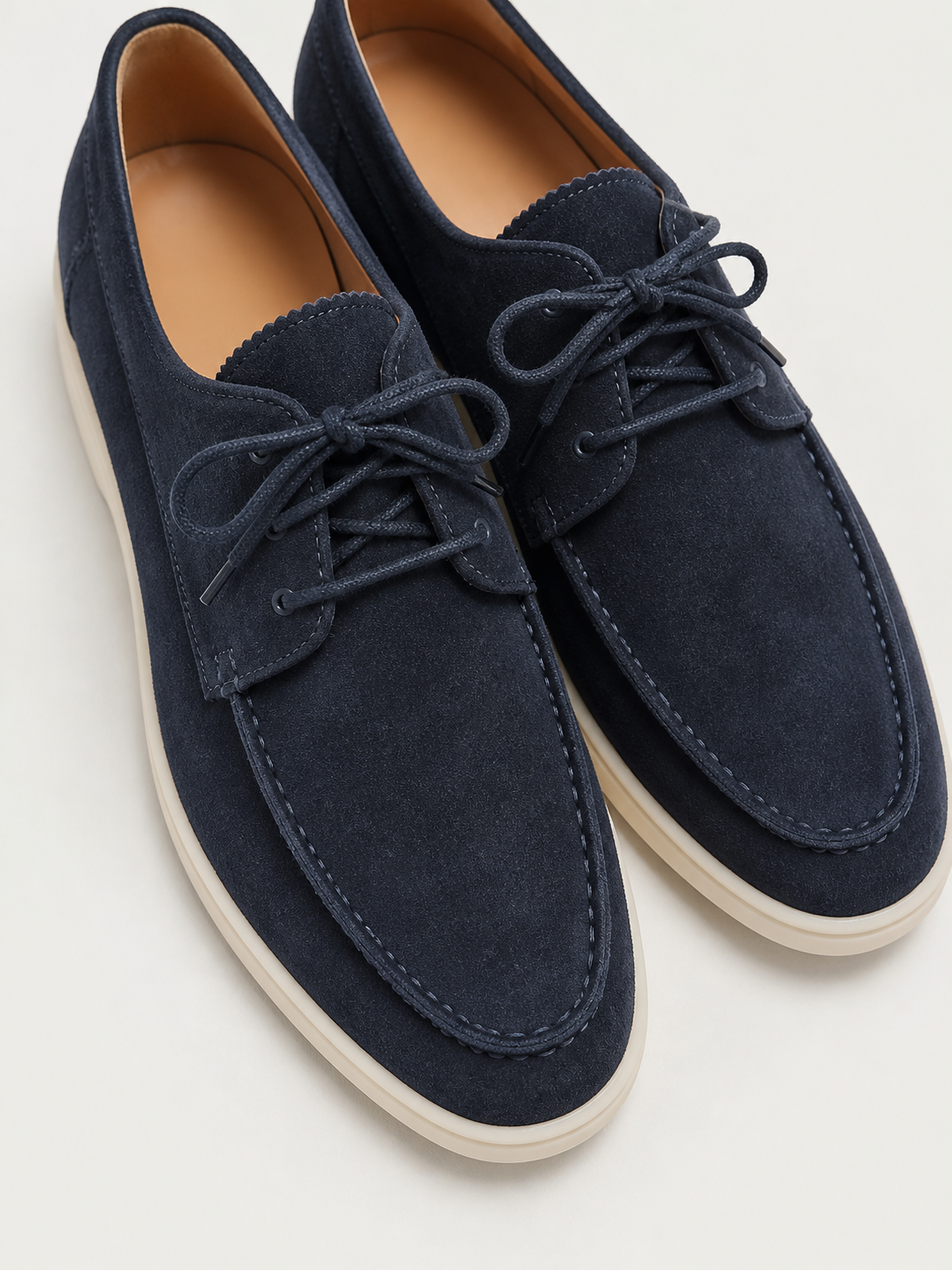 Men's lace-up loafers with moc toe and low heel
