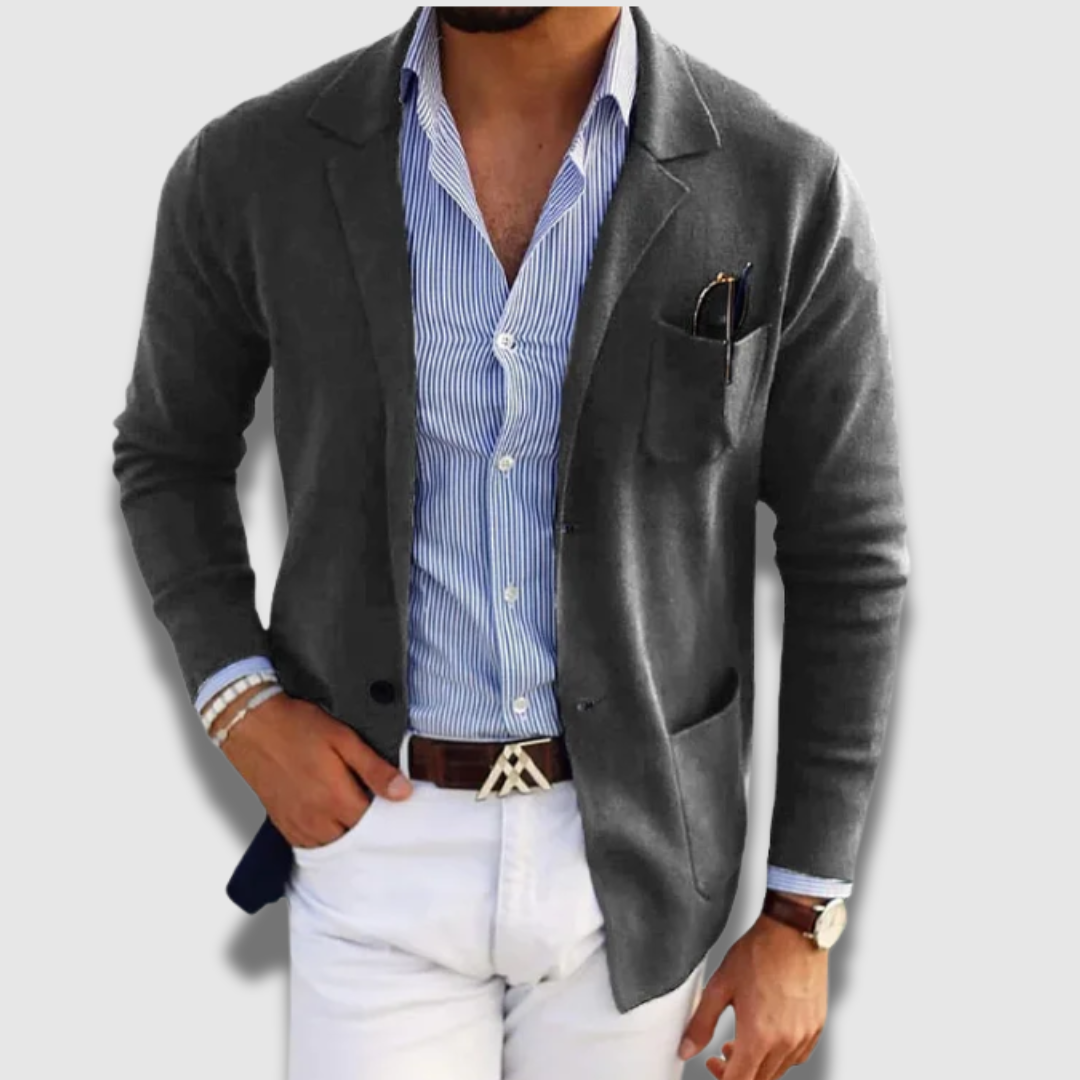 Men's tailored blazer with notched lapels, long sleeves and button fastening