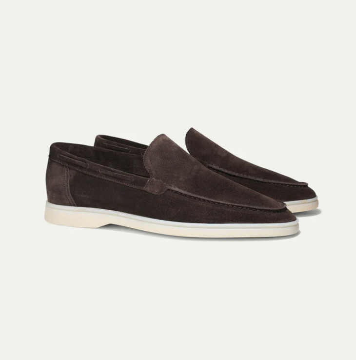 Men's slip-on loafers with moc-toe stitching and flat soles