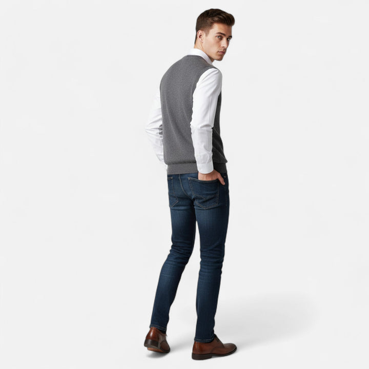 Men's sleeveless V-neck knitted jumper with ribbed trims