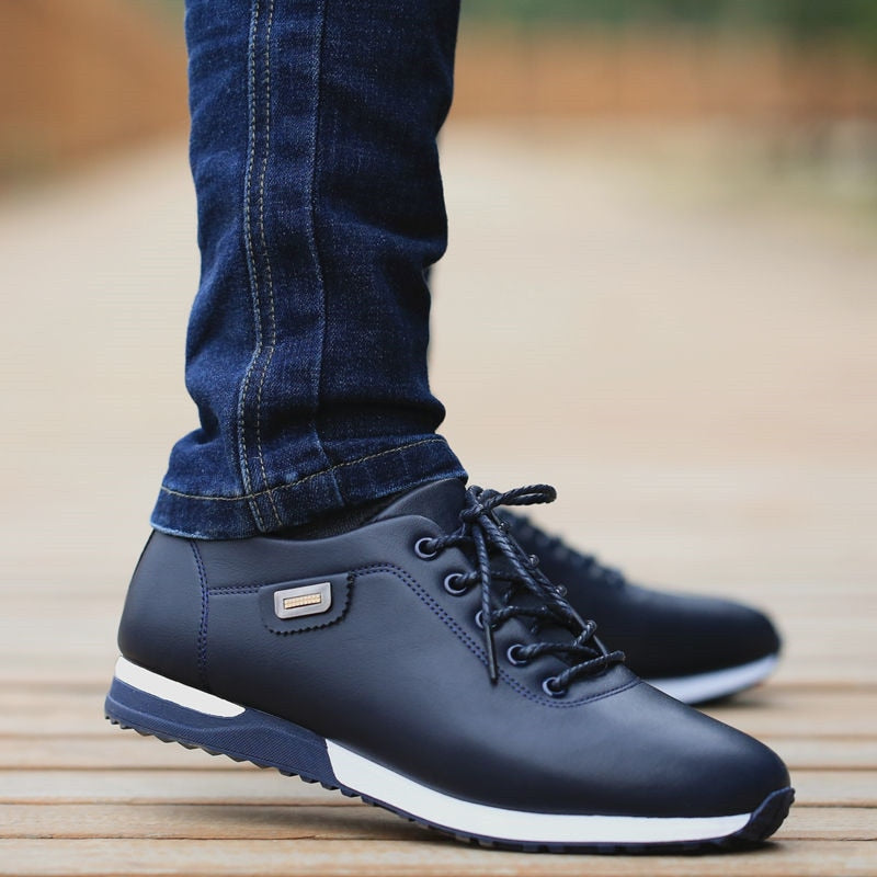 Men's low-top lace-up trainers with rounded toes, layered soles and textured outsoles