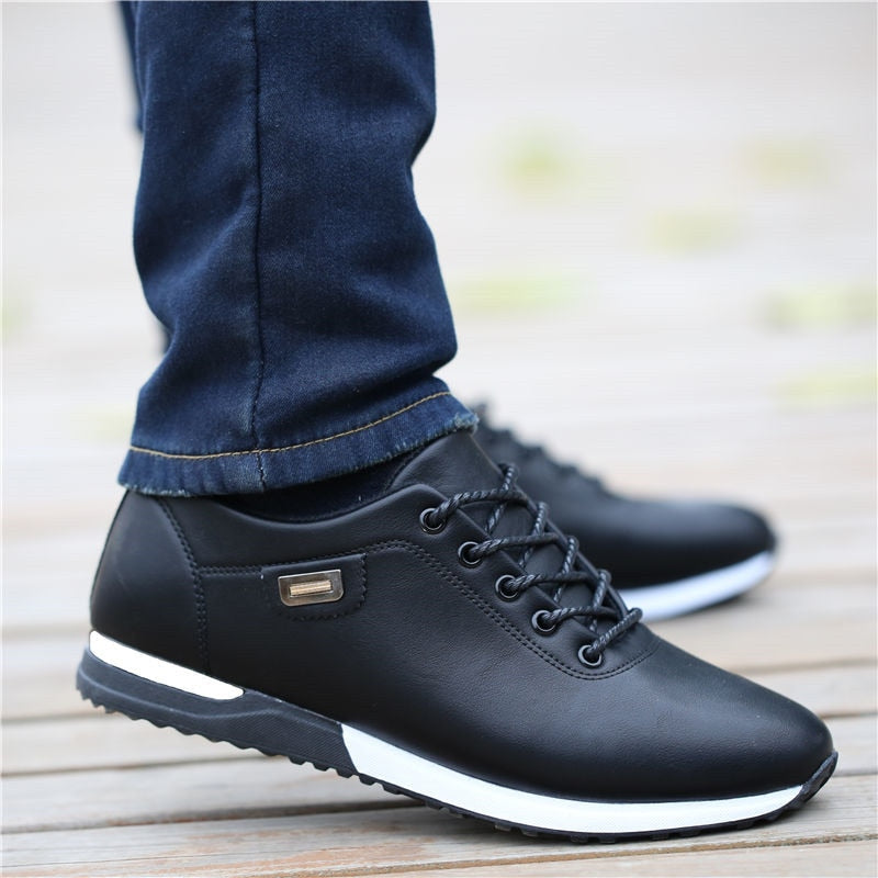 Men's low-top lace-up trainers with rounded toes, layered soles and textured outsoles