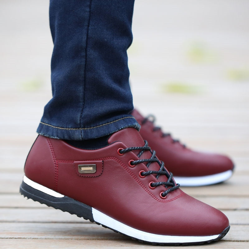 Men's low-top lace-up trainers with rounded toes, layered soles and textured outsoles