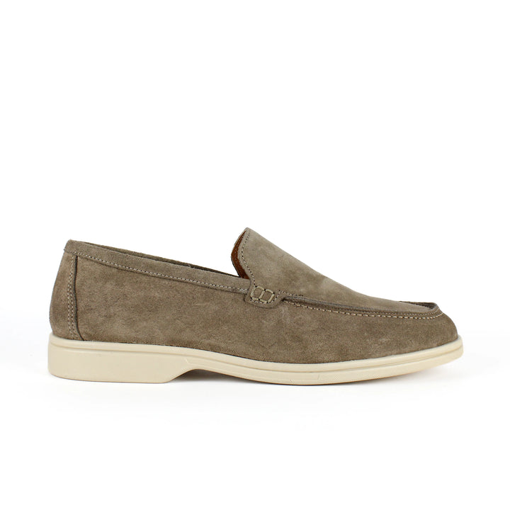 Men's beige moc toe slip-on loafers with low heel