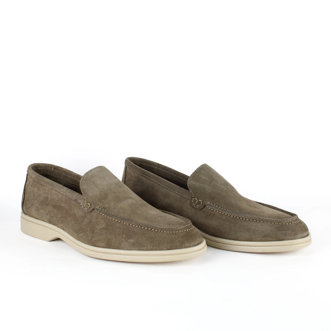Men's beige moc toe slip-on loafers with low heel