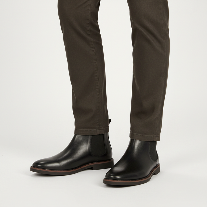 Men's Chelsea boots with rounded toe and elastic side panels