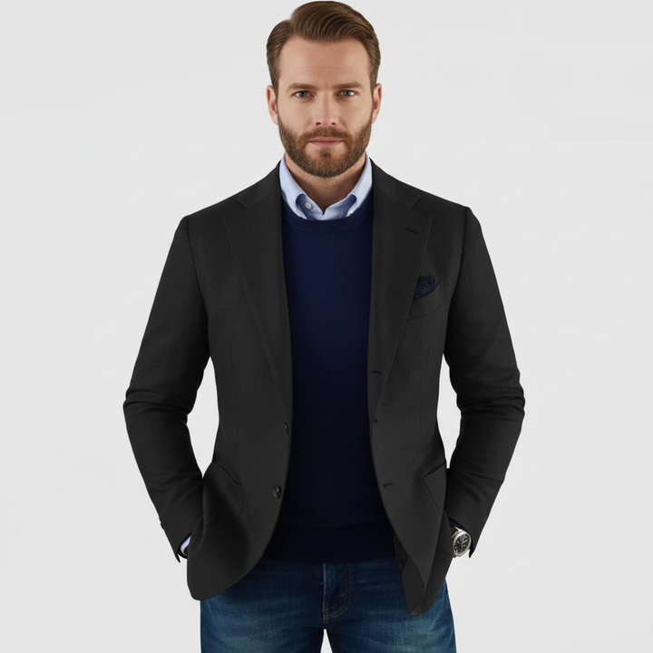 Men's notch lapel button front blazer with long sleeves and flap pockets