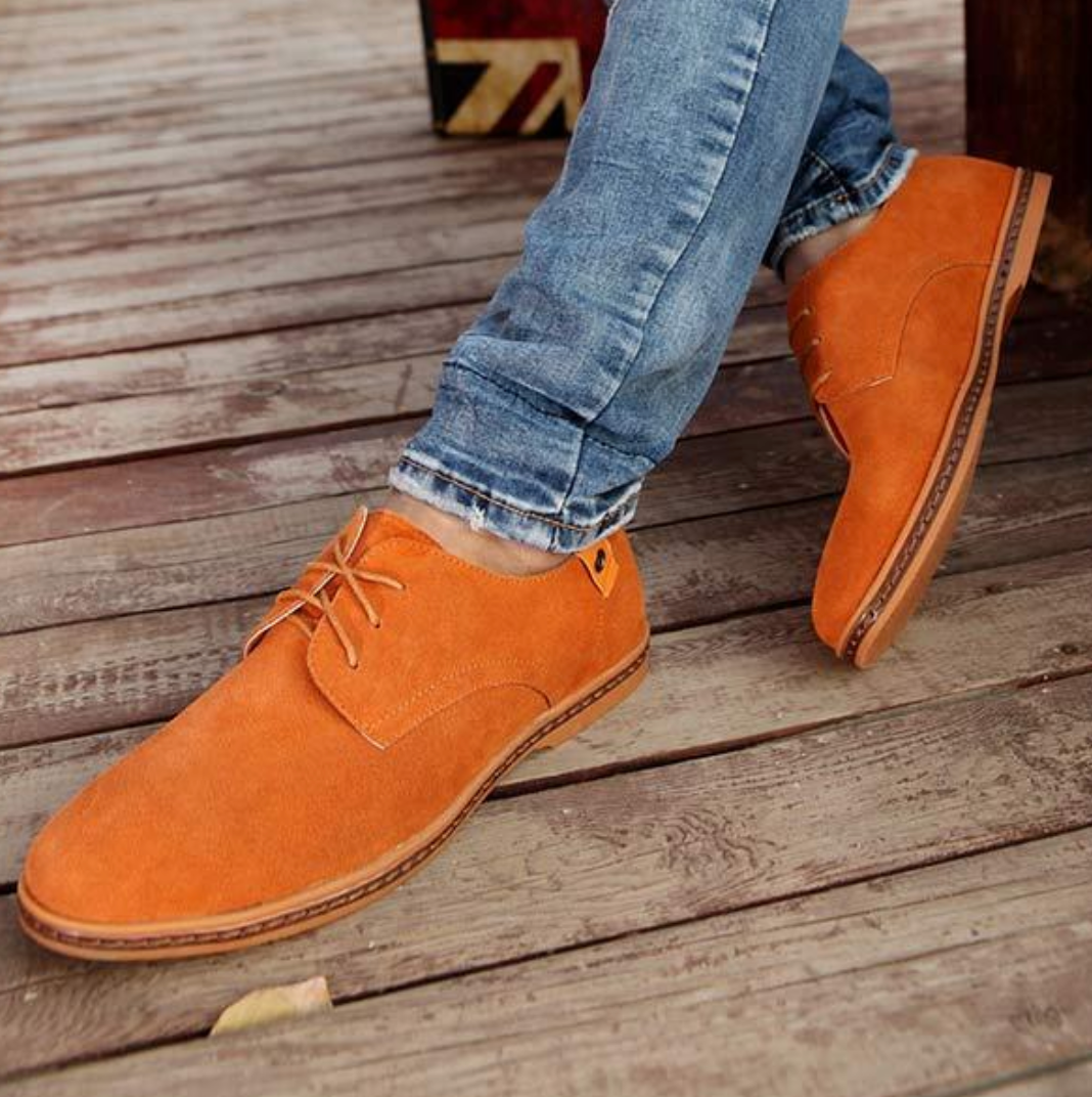 Men's textured lace-up derby shoe with low heel