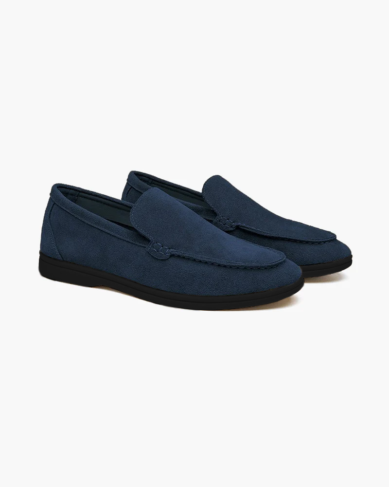 Woven slip-on loafers with round toes and flat soles