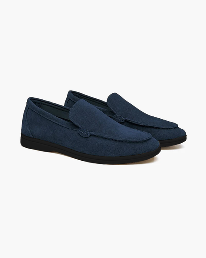 Woven slip-on loafers with round toes and flat soles